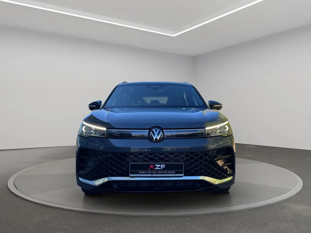Volkswagen Tiguan R-Line 1.5 l eTSI DSG AHK+ACC+MATRIX 6