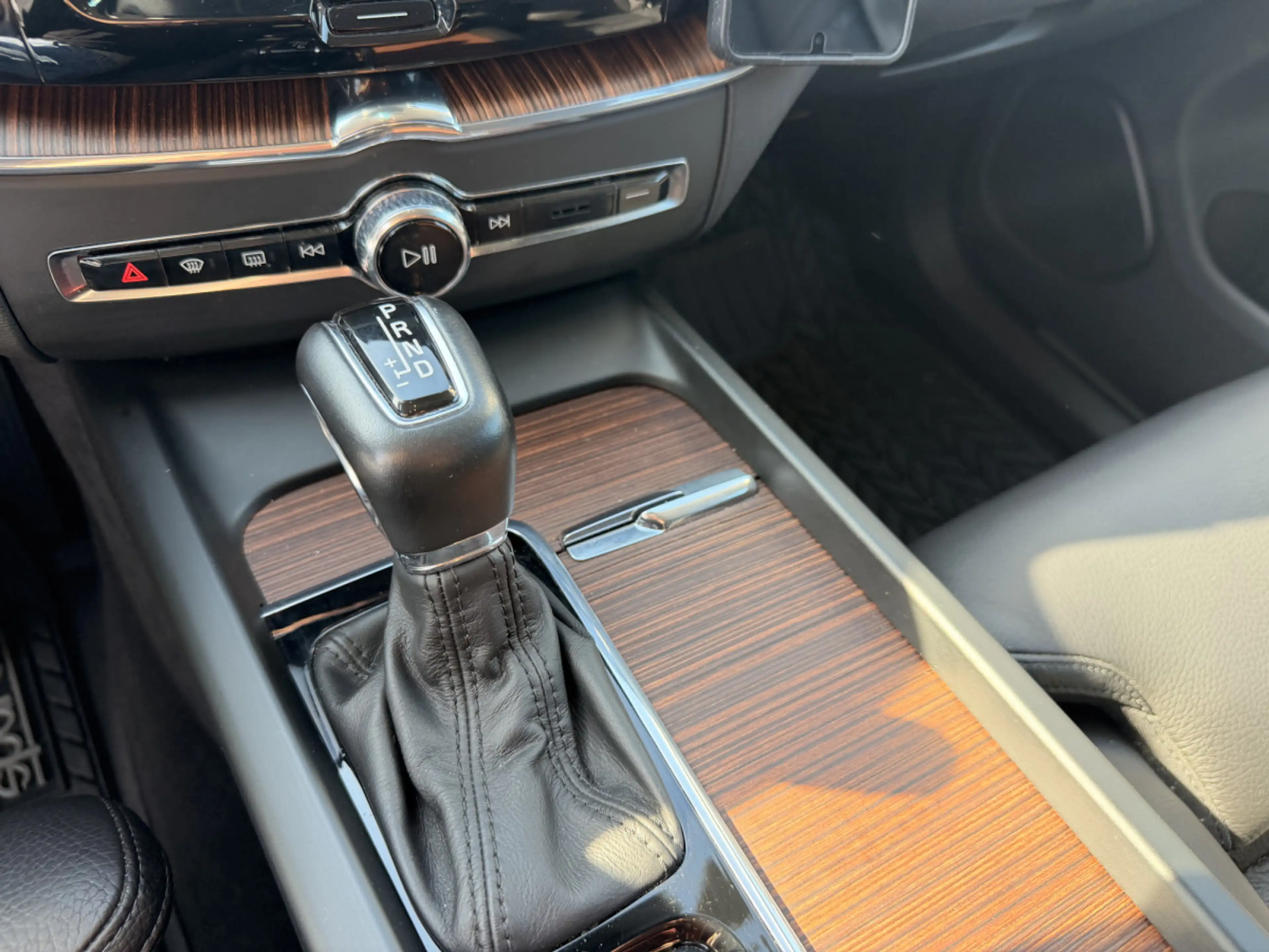 Volvo XC60 D4 190 Geartronic — photo 14