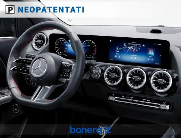 Mercedes-Benz GLA view 6