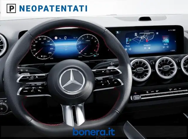 Mercedes-Benz GLA view 5
