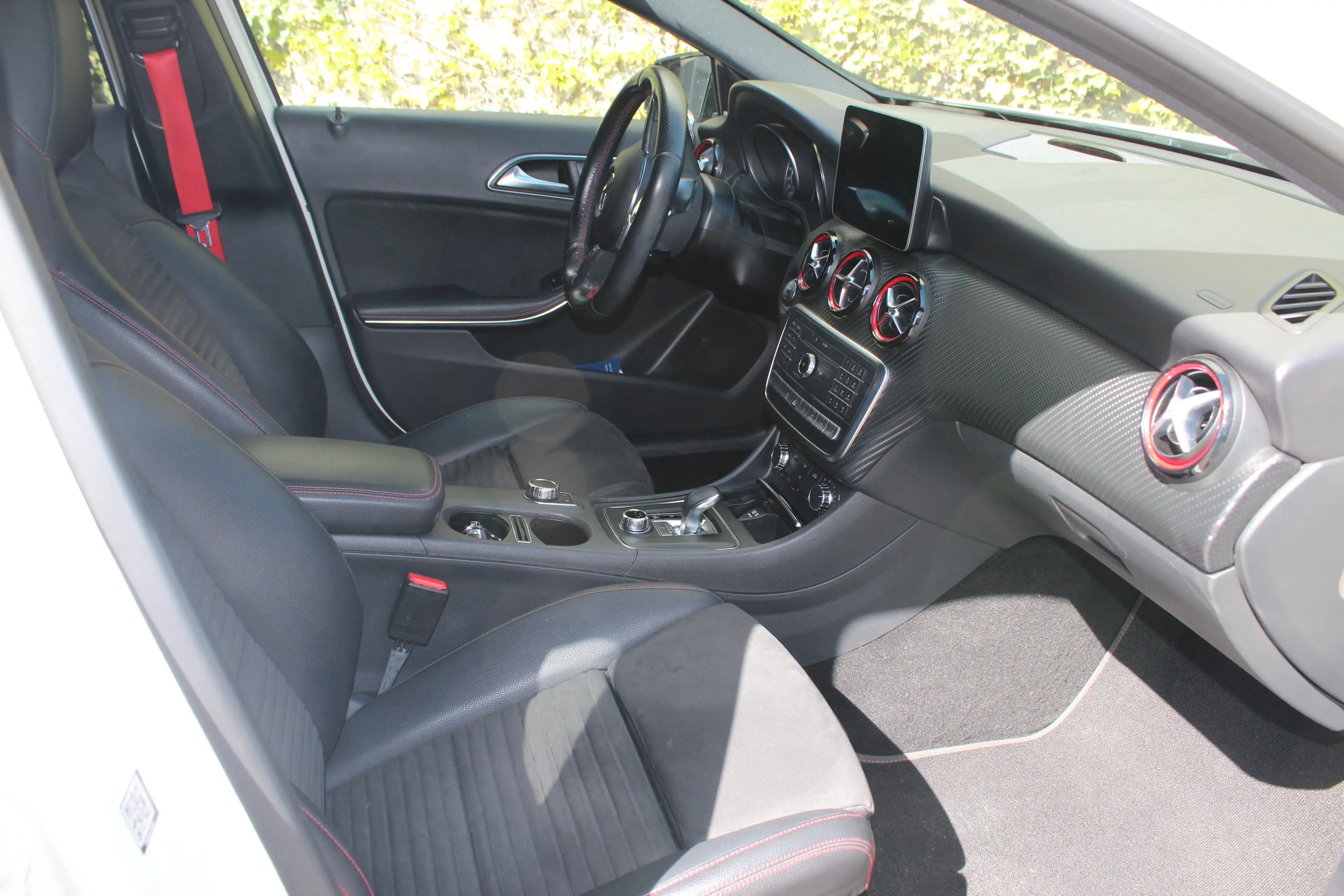 Mercedes-Benz A 45 AMG A 45 AMG: Designo, Winter&Sommerräder, Scheckh. — photo 8