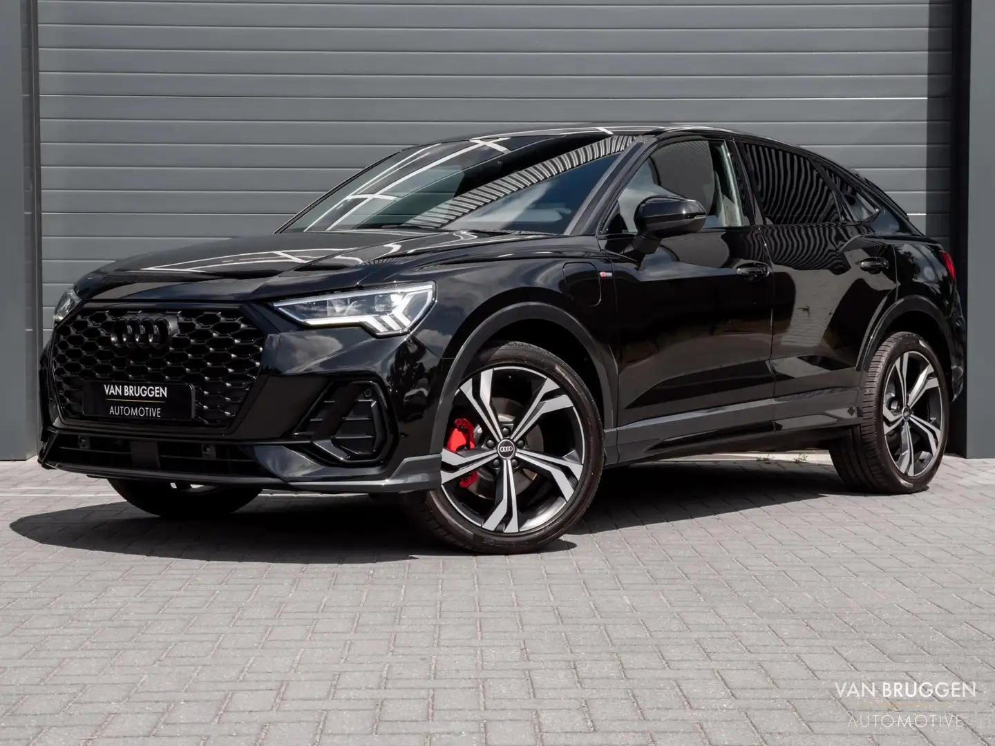 Audi Q3 Sportback 45 TFSI E S-Line Keyless CarPlay ACC Tre Zwart - 1