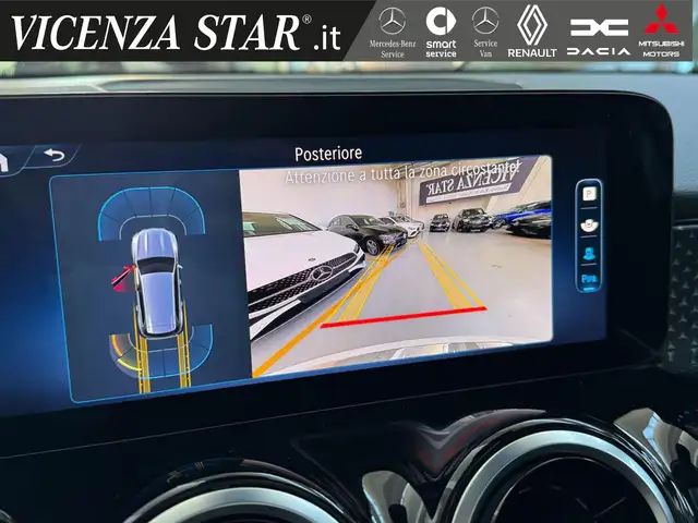 Mercedes-Benz GLB view 14