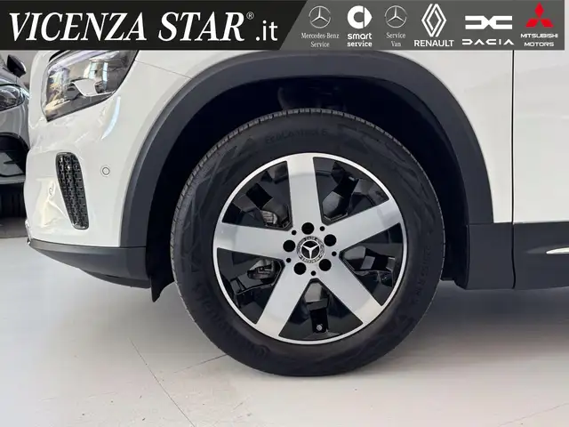 Mercedes-Benz GLB view 5