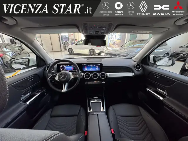 Mercedes-Benz GLB view 7