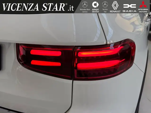 Mercedes-Benz GLB view 4