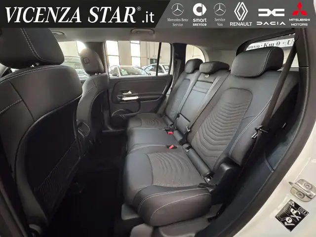 Mercedes-Benz GLB view 8