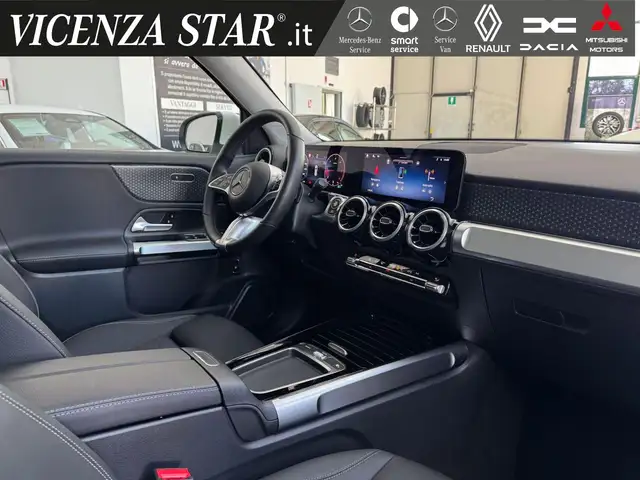 Mercedes-Benz GLB view 11