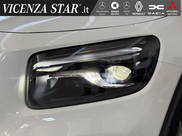 Mercedes-Benz GLB view 2