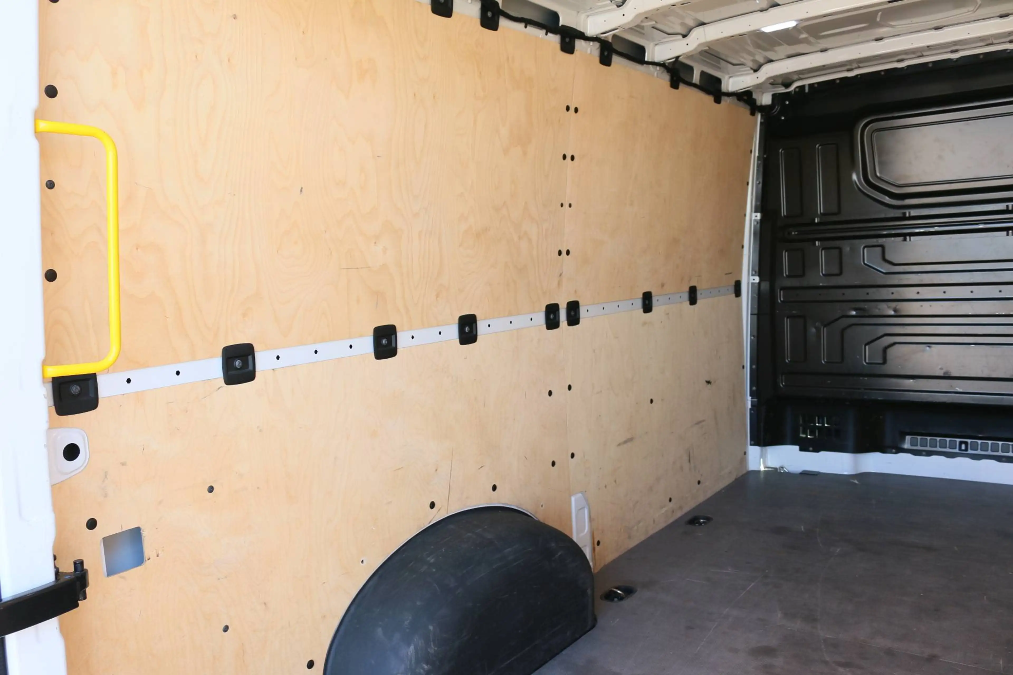 Volkswagen Crafter 35 Mittellang*AHK*Kamera*Top Zustand — photo 7