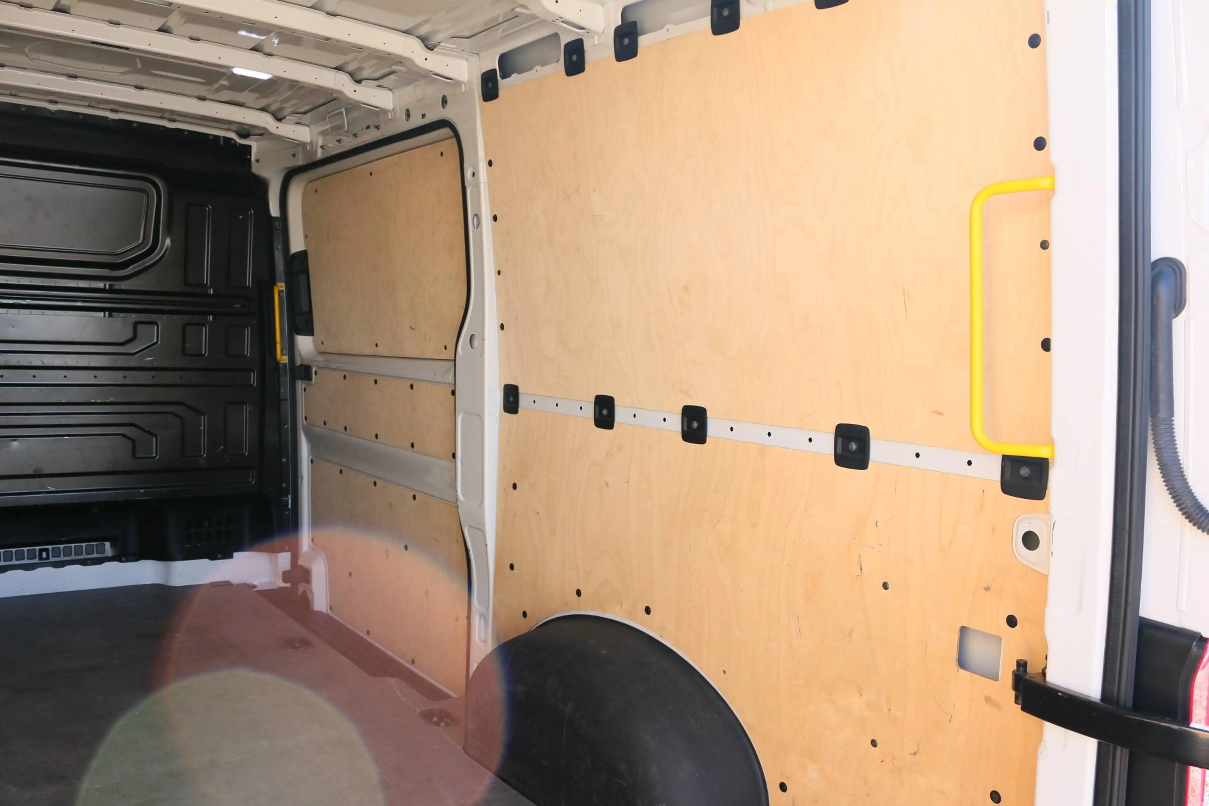 Volkswagen Crafter 35 Mittellang*AHK*Kamera*Top Zustand — photo 8