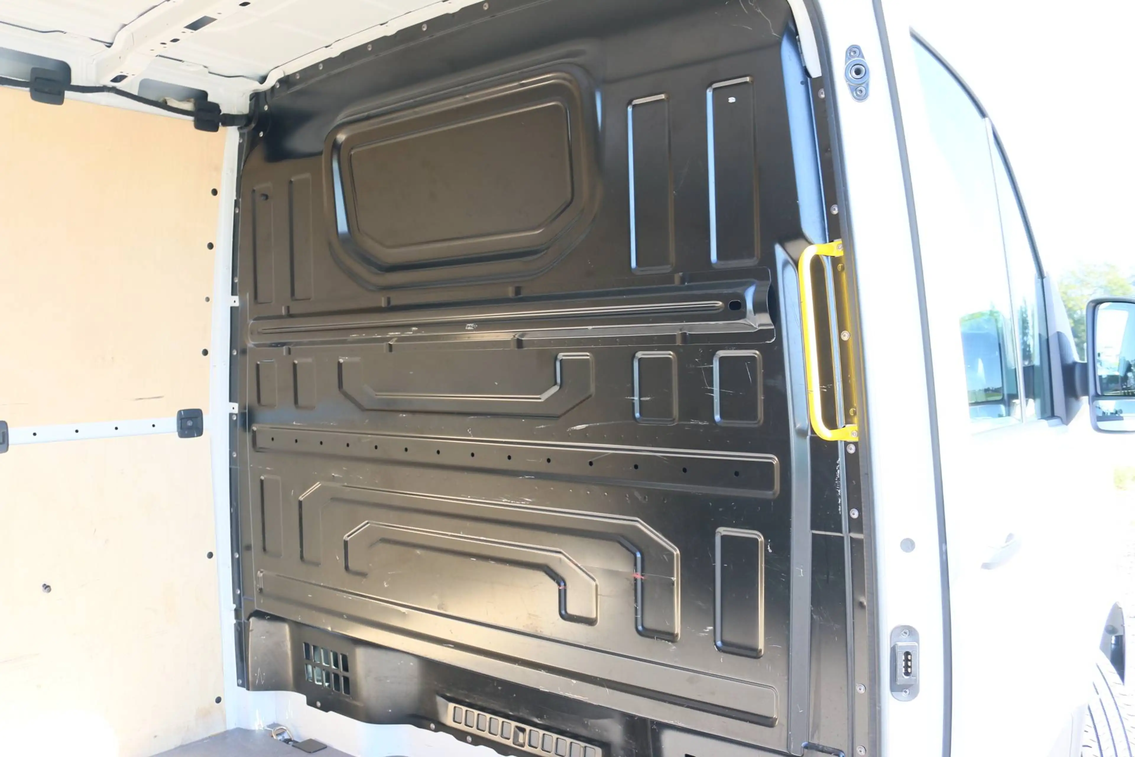 Volkswagen Crafter 35 Mittellang*AHK*Kamera*Top Zustand — photo 13
