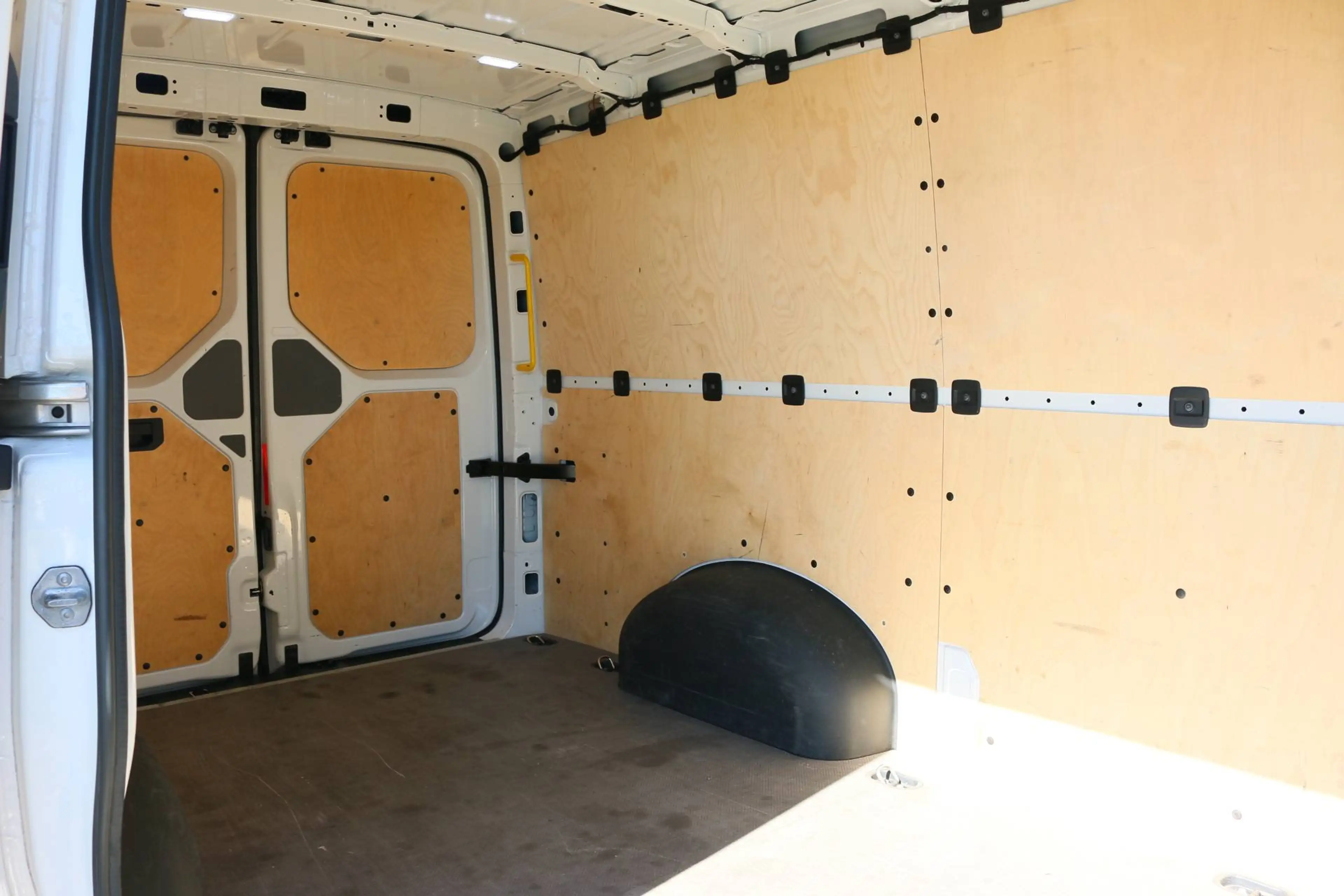 Volkswagen Crafter 35 Mittellang*AHK*Kamera*Top Zustand — photo 12