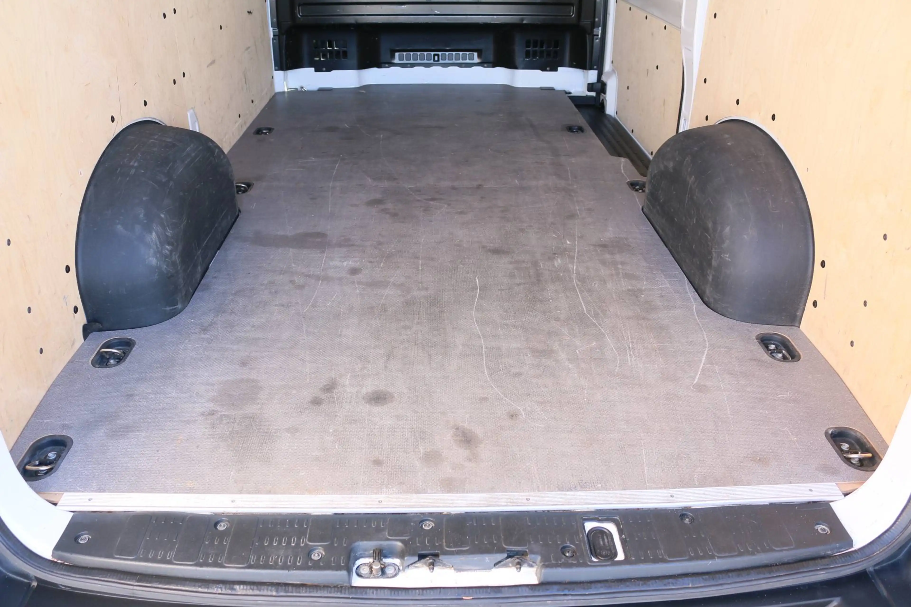 Volkswagen Crafter 35 Mittellang*AHK*Kamera*Top Zustand — photo 6