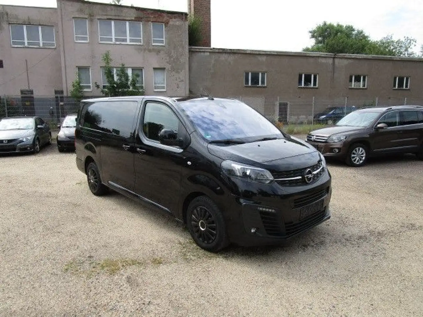 Opel Vivaro Innovation L Doppelkabine 2.0 Klima Navi. Schwarz - 2
