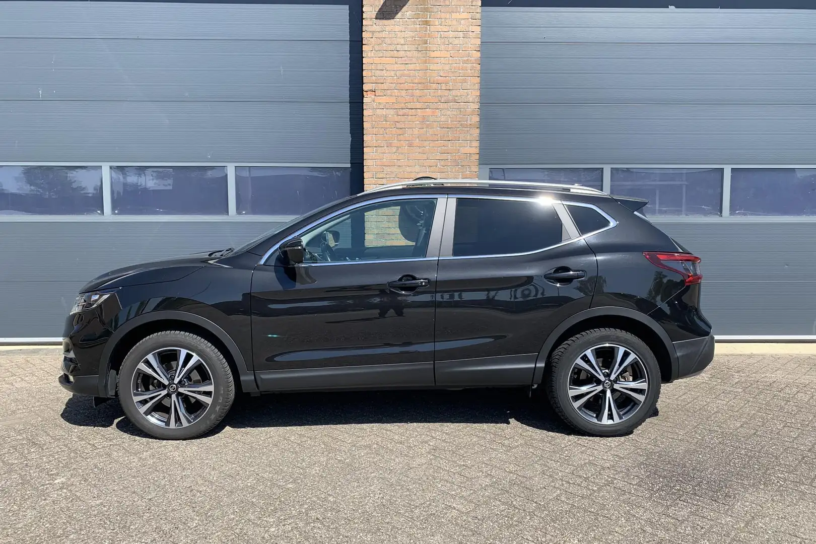 Nissan Qashqai 1.3 DIG-T N-Connecta Automaat | Trekhaak | Panoram Noir - 2