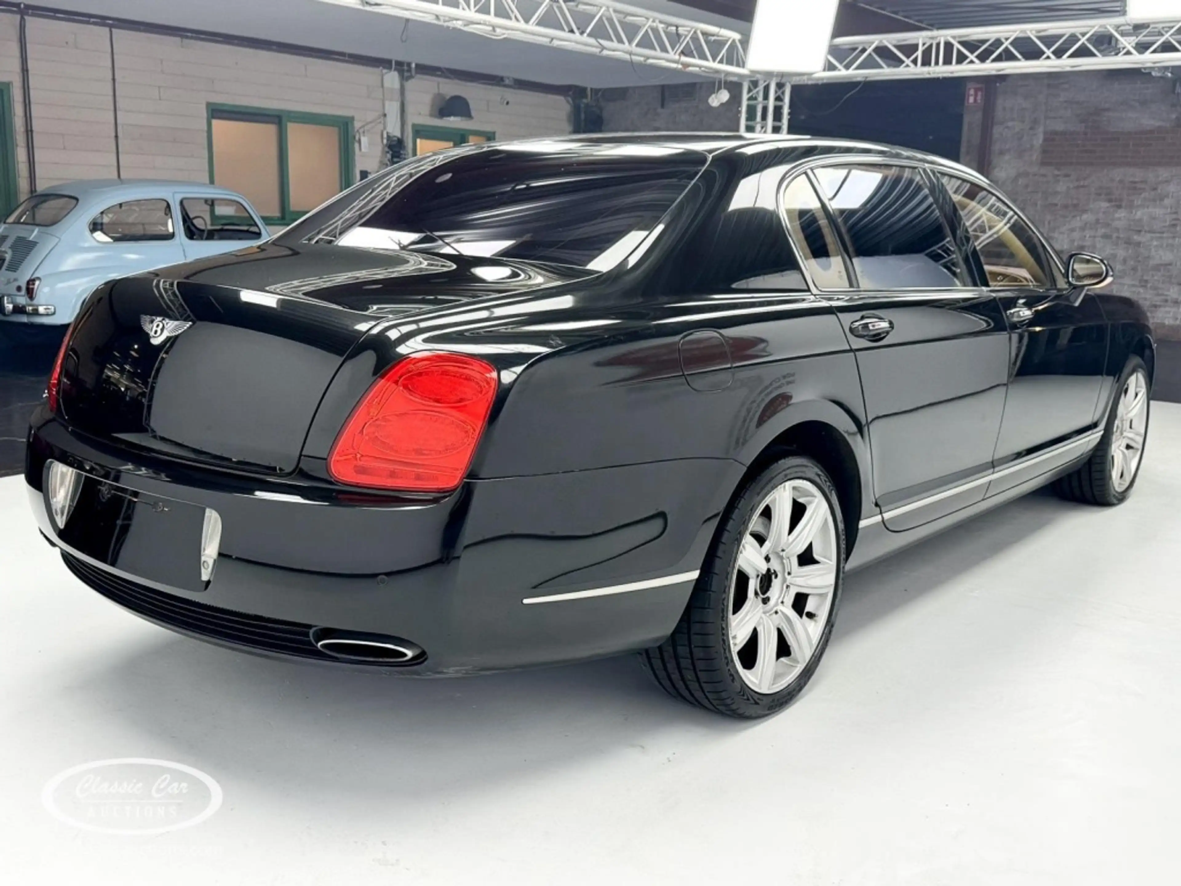 Bentley Flying Spur - ONLINE AUCTION — photo 4