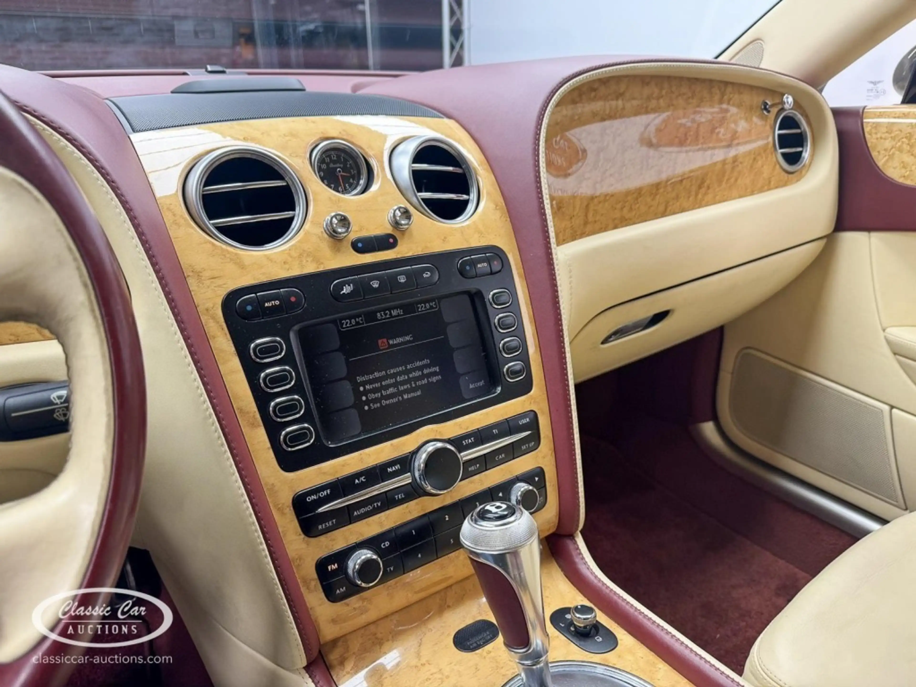 Bentley Flying Spur - ONLINE AUCTION — photo 14
