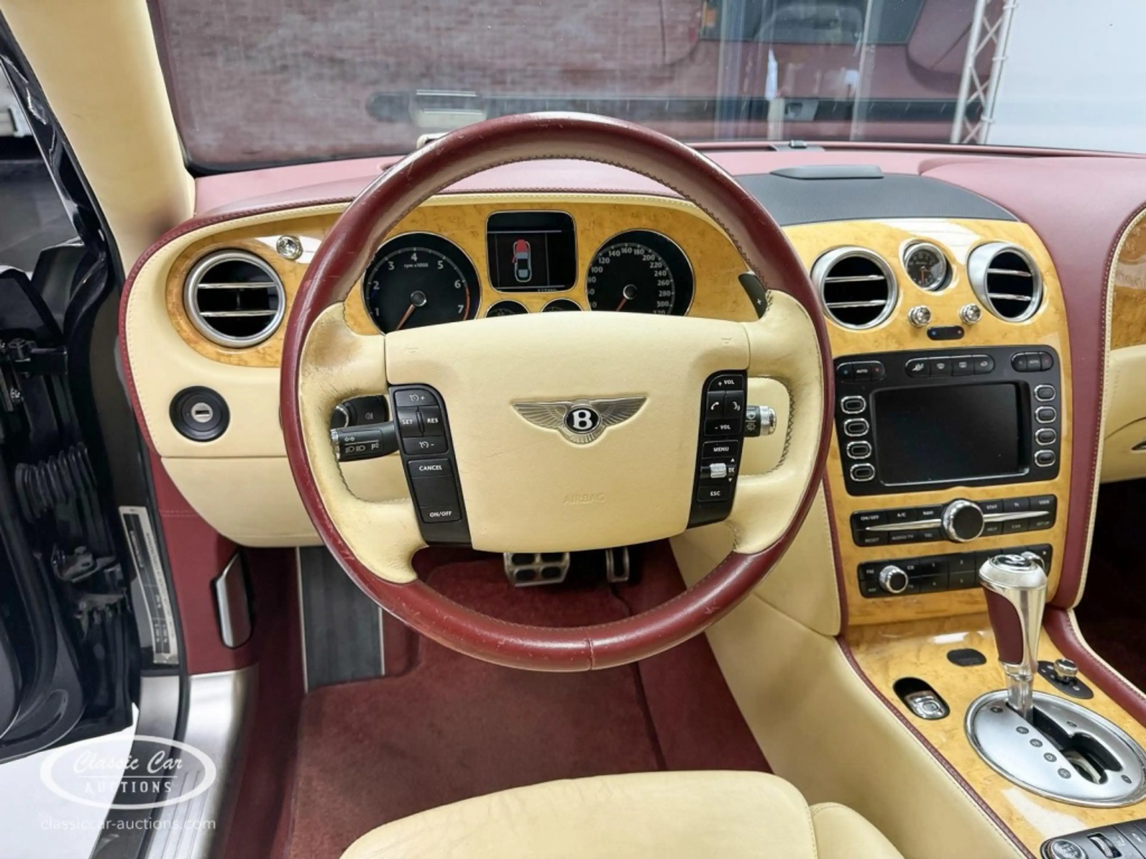 Bentley Flying Spur - ONLINE AUCTION — photo 11