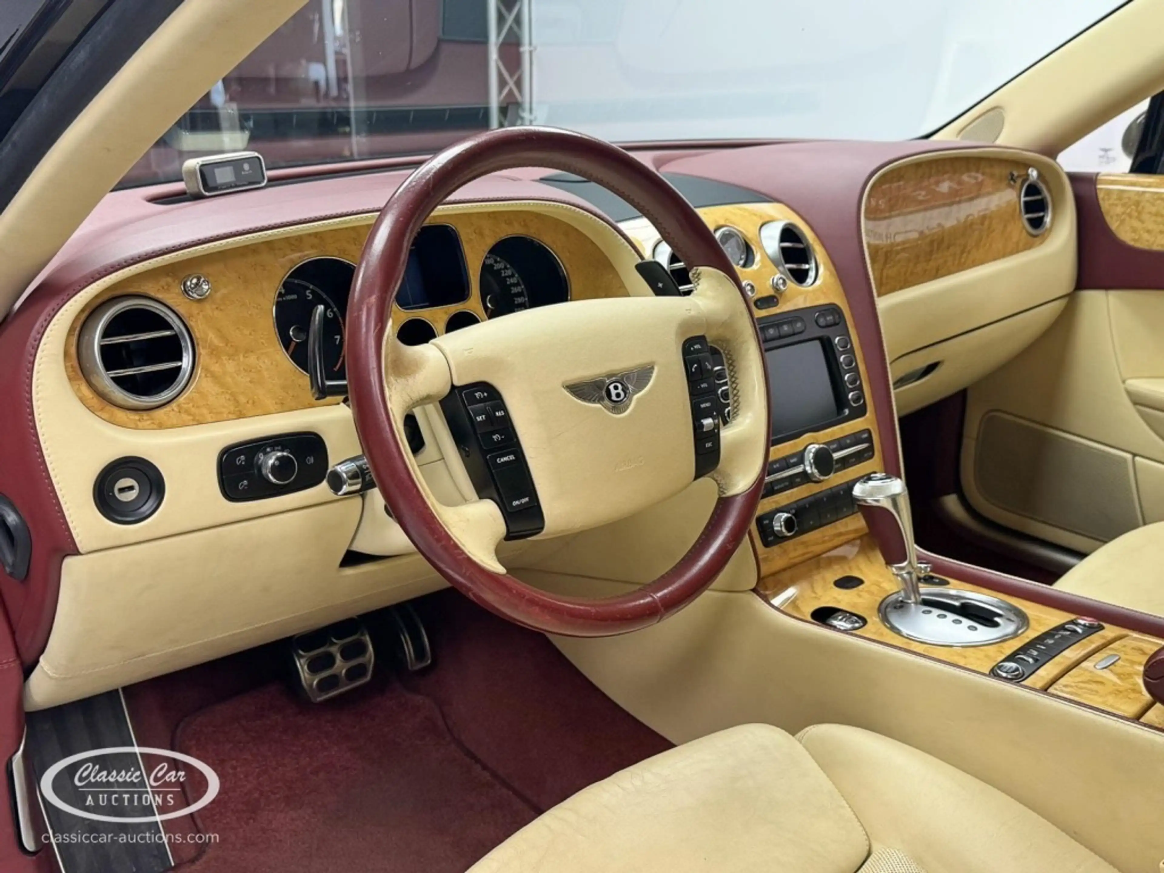 Bentley Flying Spur - ONLINE AUCTION — photo 10