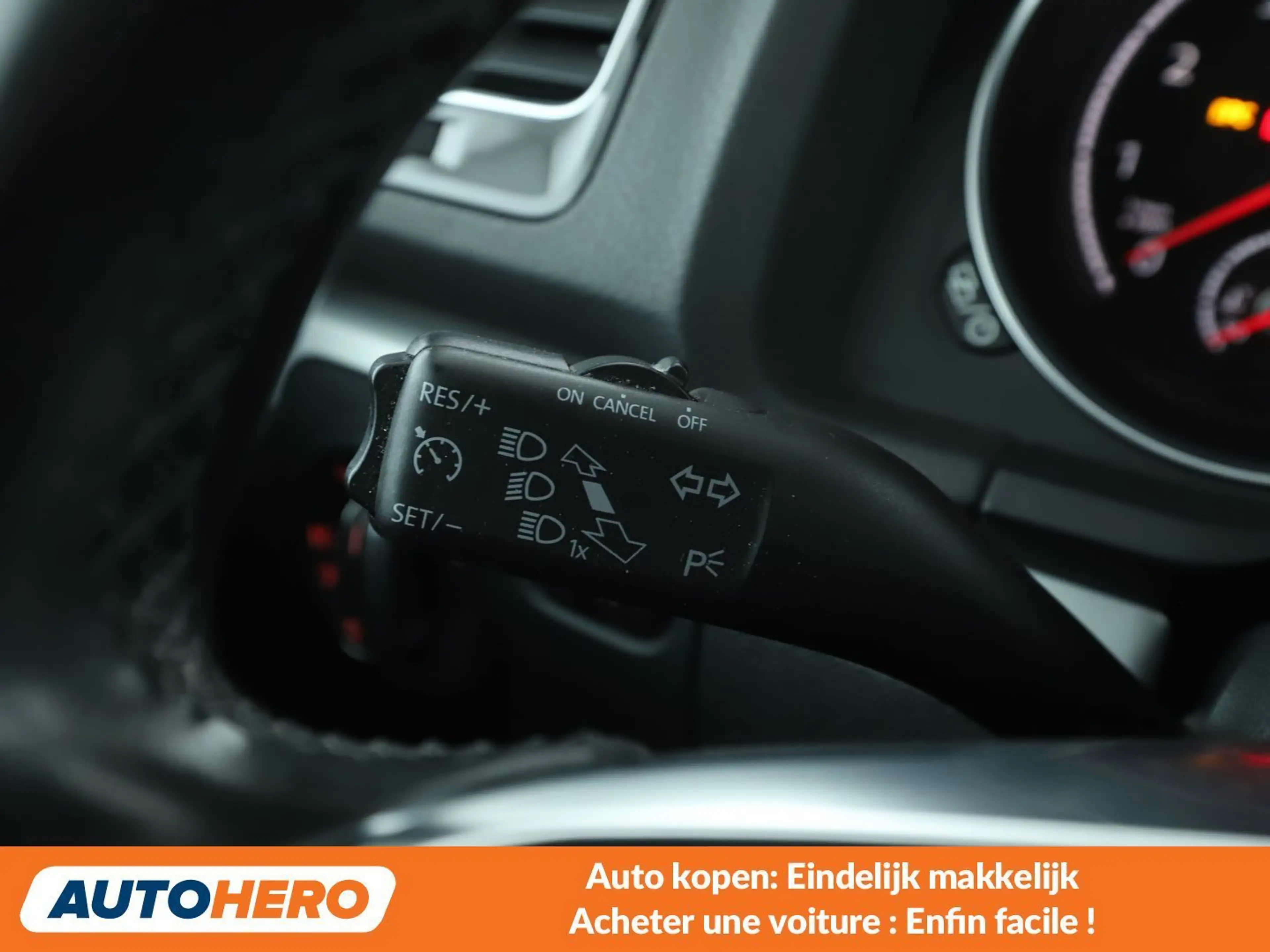 Volkswagen Scirocco 2.0 TSI BlueMotion — photo 14