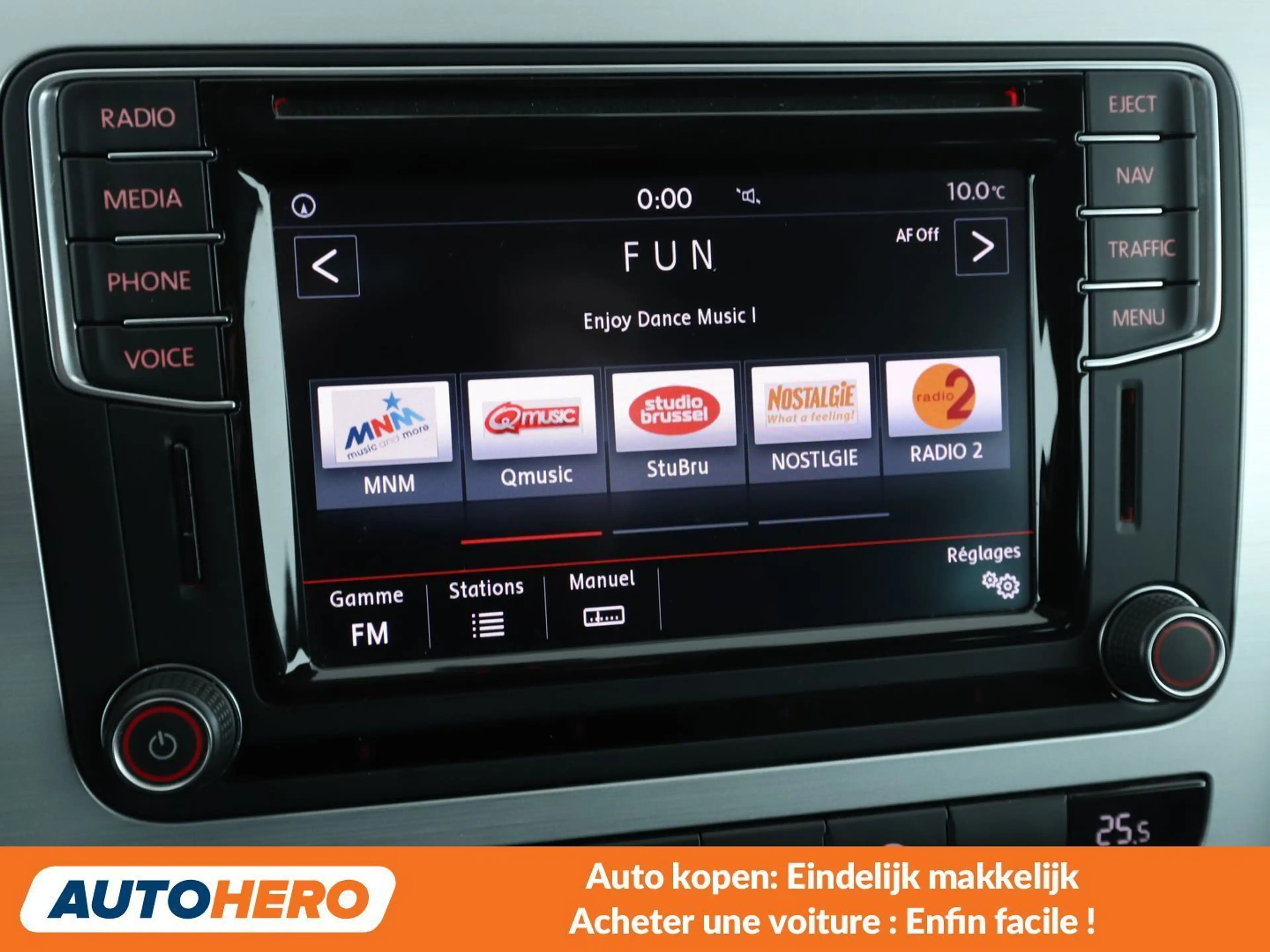 Volkswagen Scirocco 2.0 TSI BlueMotion — photo 10