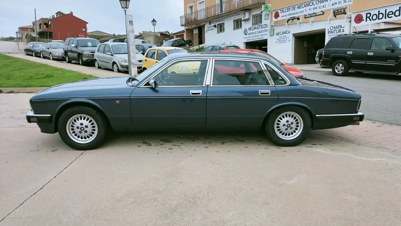 Jaguar XJ6 3.2 Sovereign Aut., foto 2