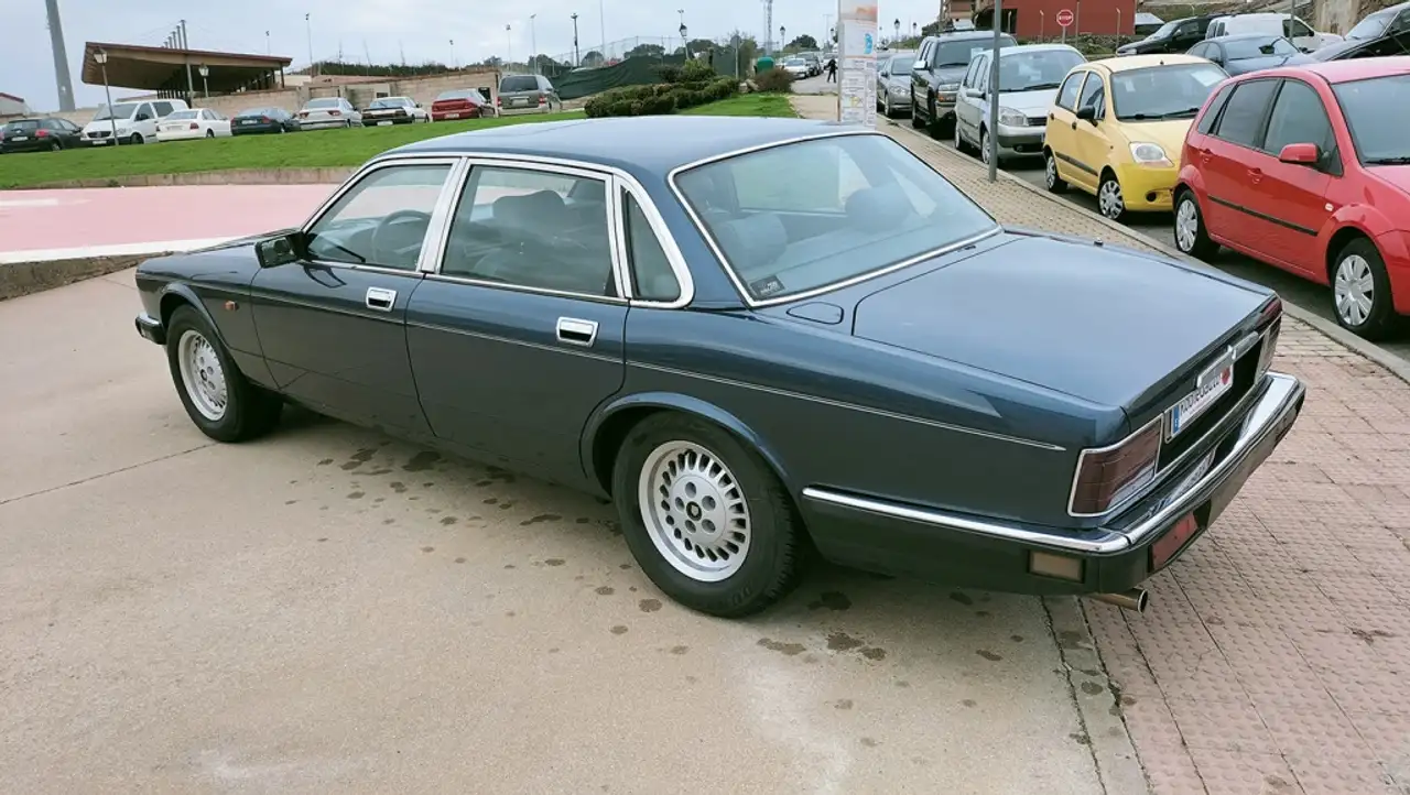Jaguar XJ6 3.2 Sovereign Aut., foto 3