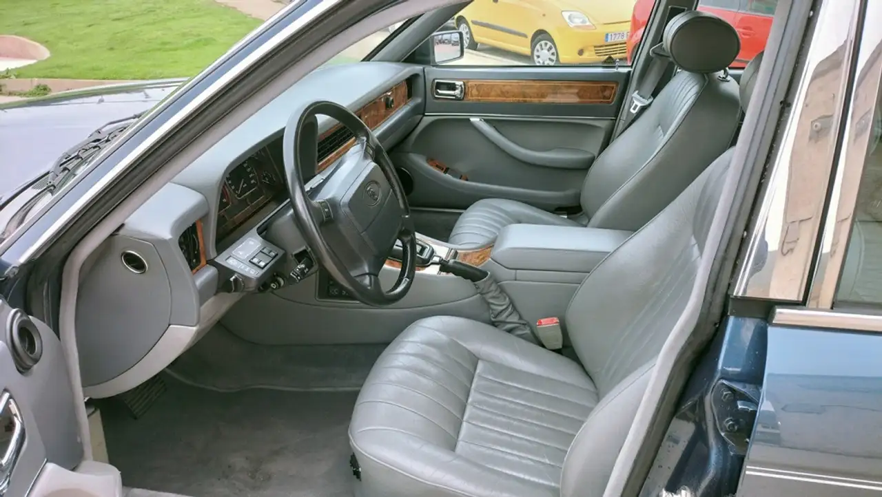 Jaguar XJ6 3.2 Sovereign Aut., foto 11