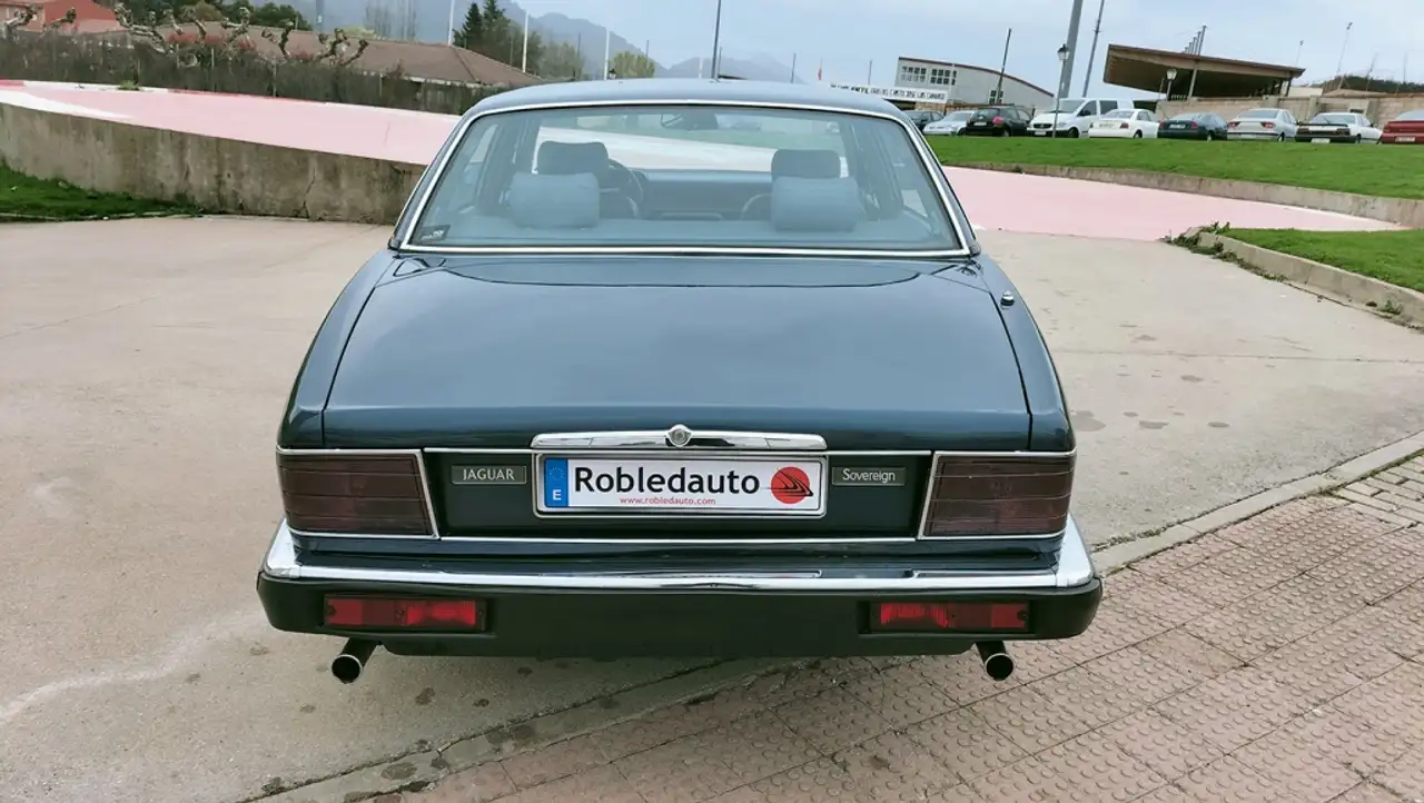 Jaguar XJ6 3.2 Sovereign Aut., foto 4