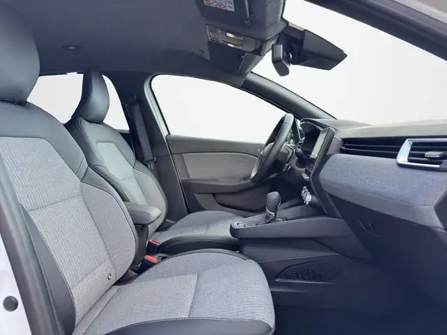 Renault Clio view 15