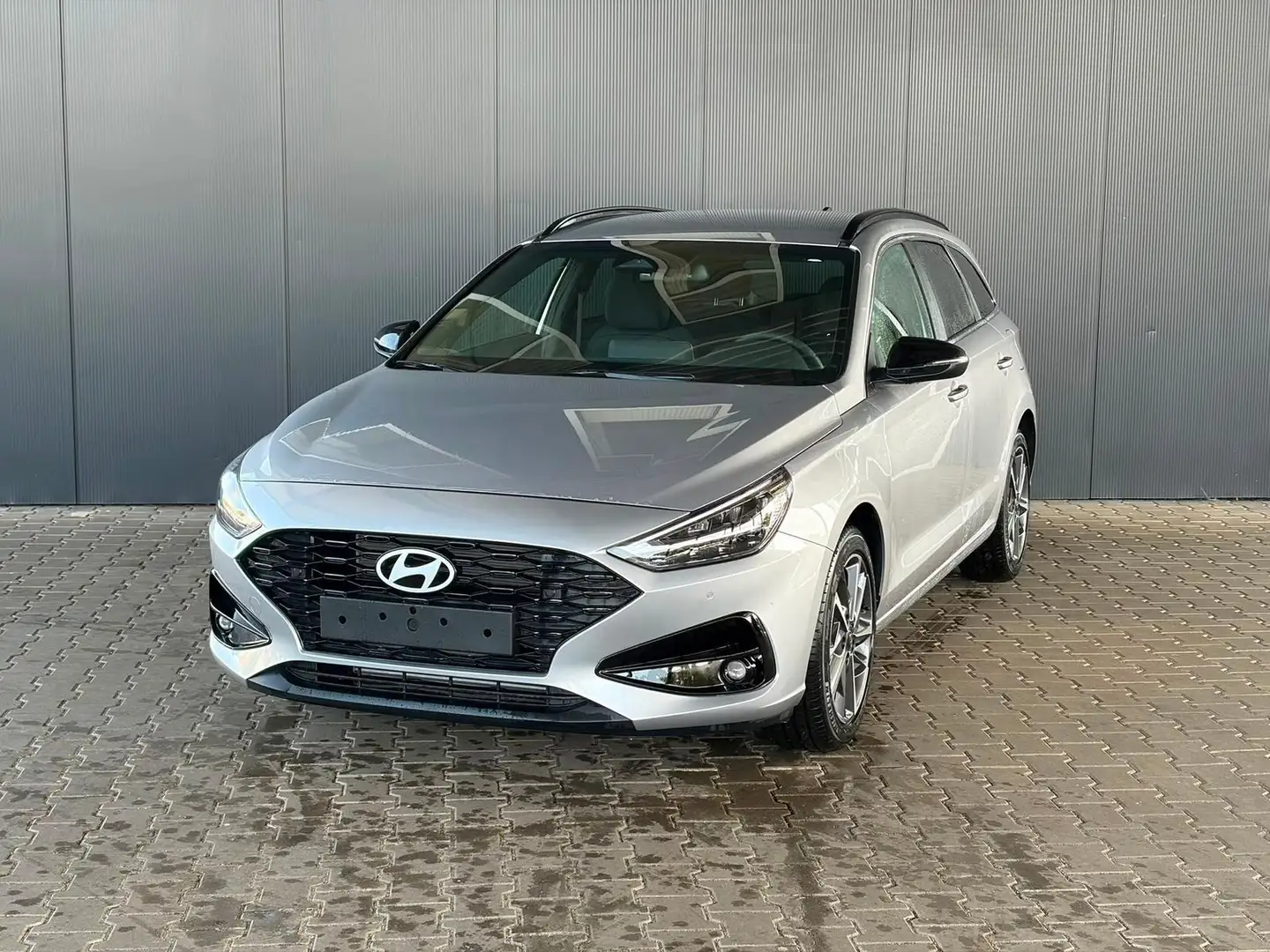 Hyundai i30 Kombi Comfort Plus 1.0 T-GDI DCT Navi/ Totwinke... Silber - 1