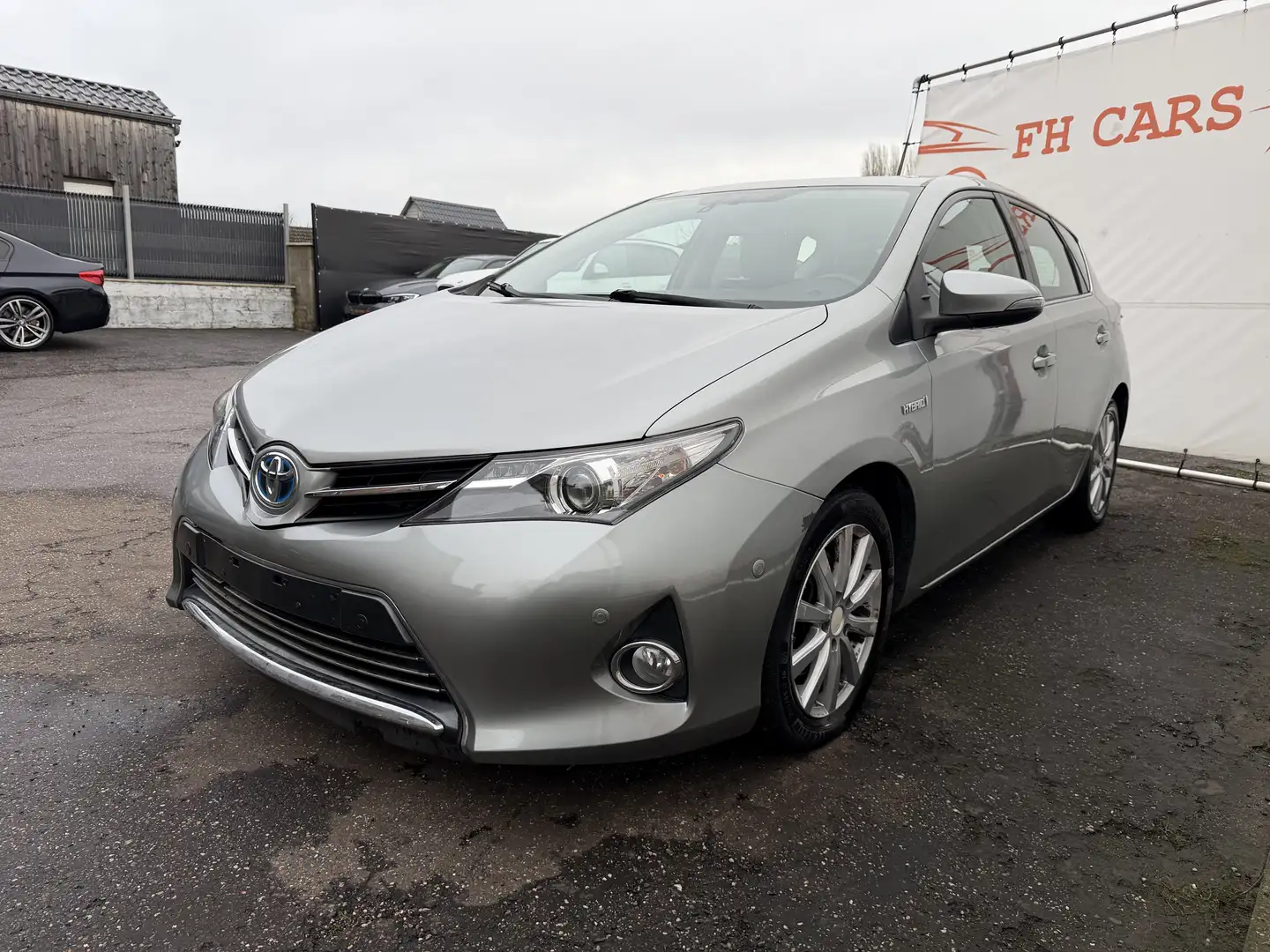 Toyota Auris 1.8 VVT-i Hybrid Automatik Edition Gris - 2