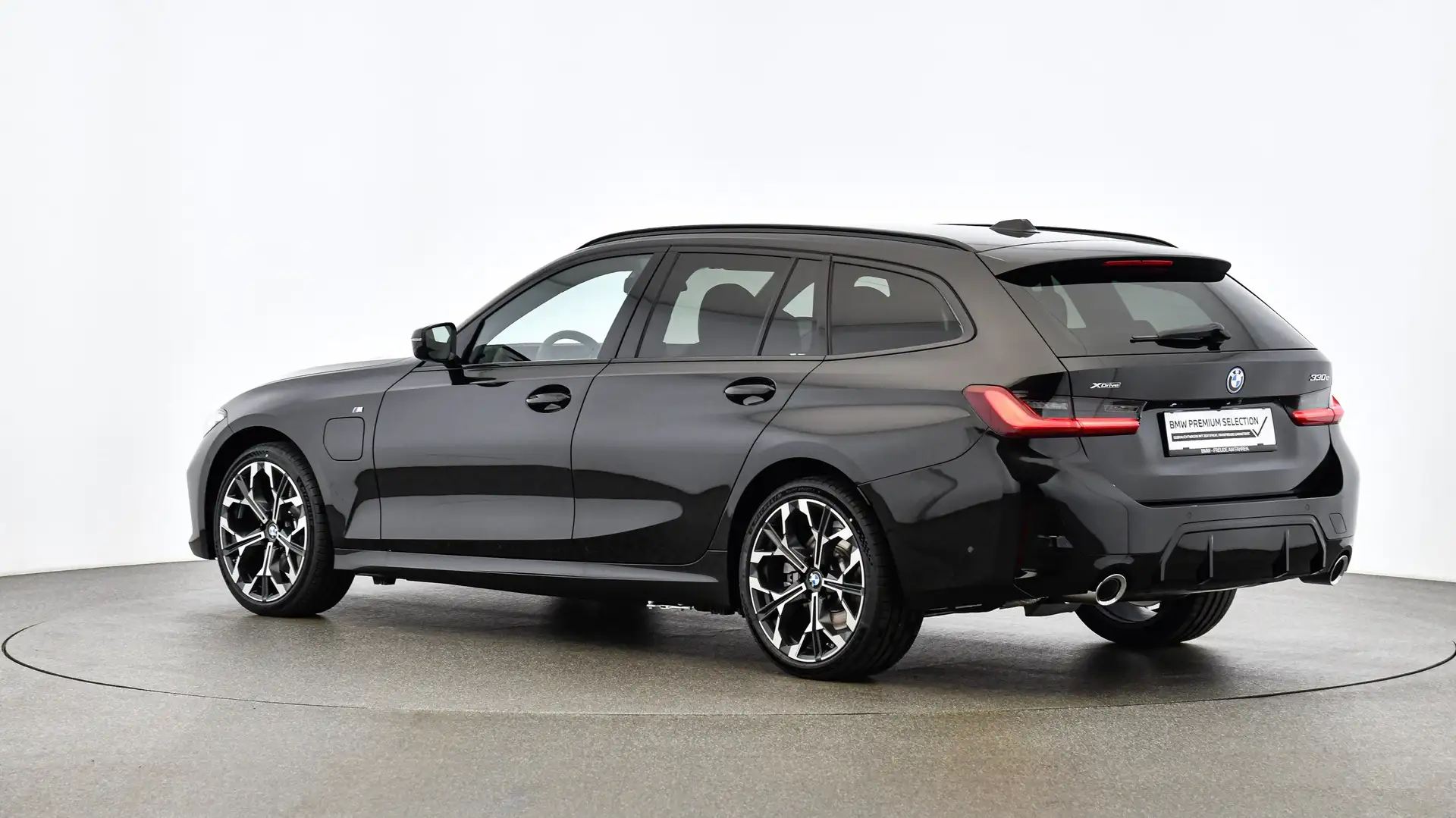 BMW 330 e xDrive M Sportpaket // Innovationspaket // Komfo Schwarz - 2