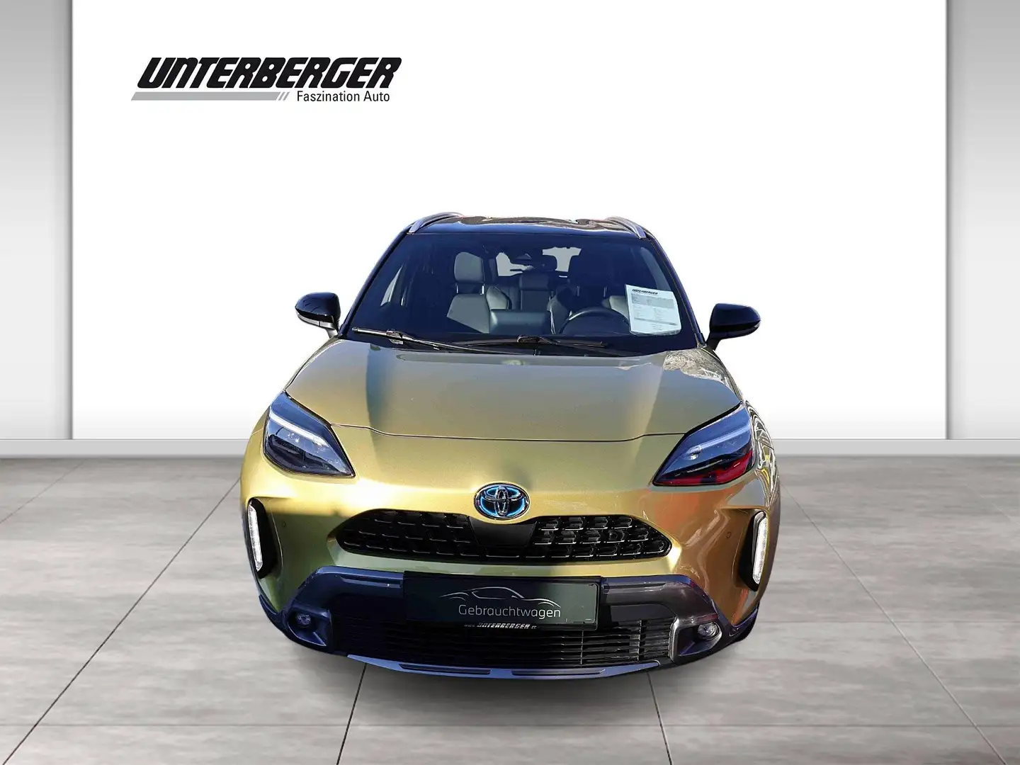 Toyota Yaris Cross 1,5 VVT-i Hybrid AWD Premiere Aut. Gelb - 2