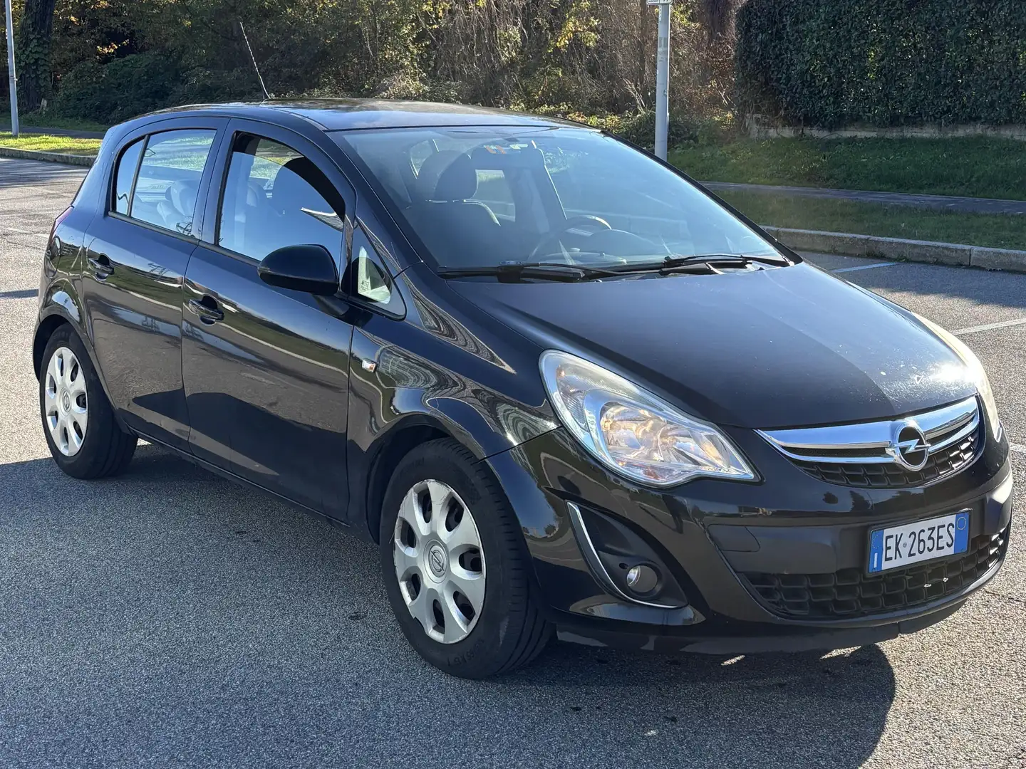Opel Corsa Corsa IV 2011 5p 1.2 Club 85cv Nero - 1