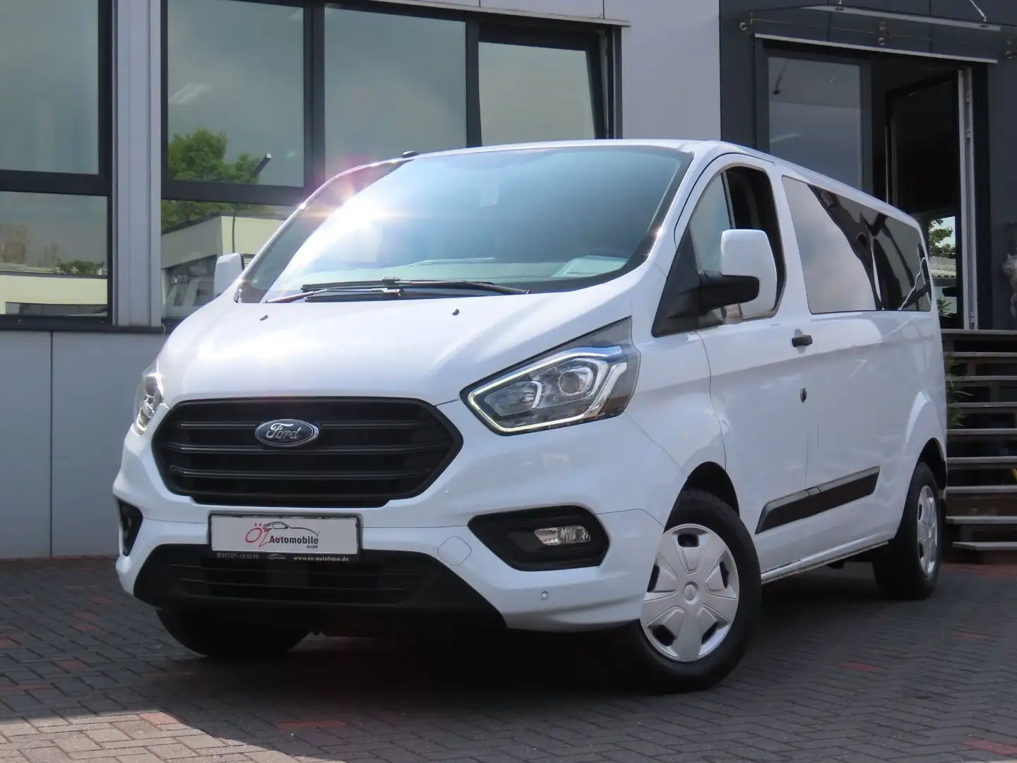 Ford Transit Custom 340 L2H1 9-Sitze PDC Weiß - 2
