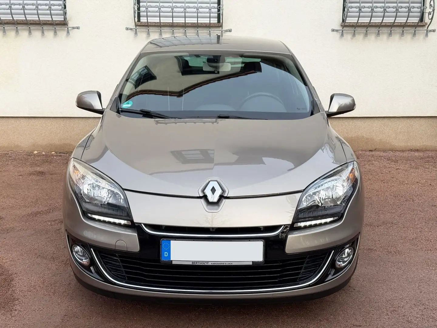 Renault Megane III Lim. 5-trg. Dynamique 1.2 PDC BLUET. Gold - 2