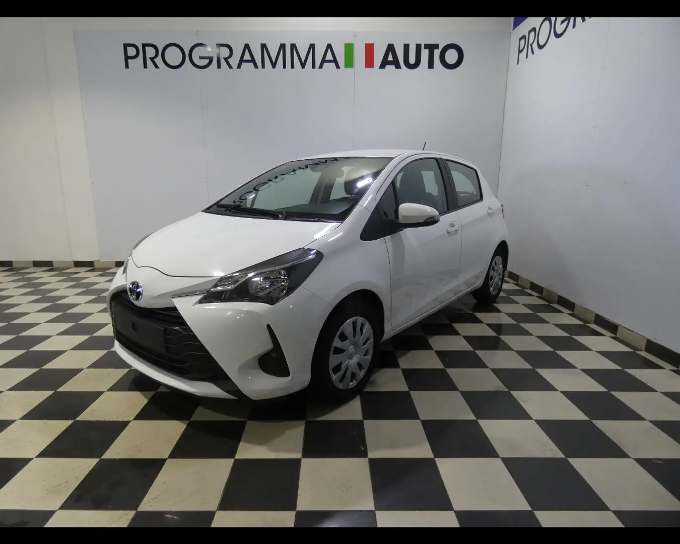 Toyota Yaris 5 Porte 1.5 VVT-iE Active Wit - 1