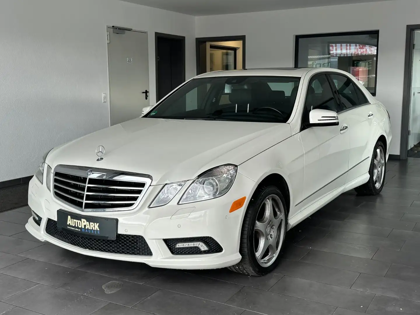 Mercedes-Benz E 500 4Matic AMG Sport*SHD*Sound*Kamera Weiß - 2