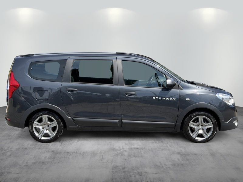 Dacia Lodgy 1.3 TCe 130 Stepway Plus 7 Sitzer Navi  Stepway Pl — photo 9