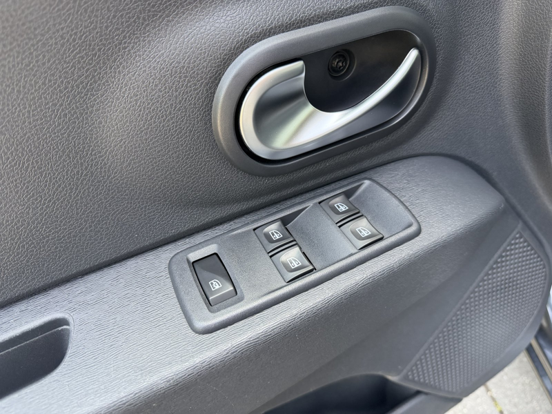 Dacia Lodgy 1.3 TCe 130 Stepway Plus 7 Sitzer Navi  Stepway Pl — photo 15