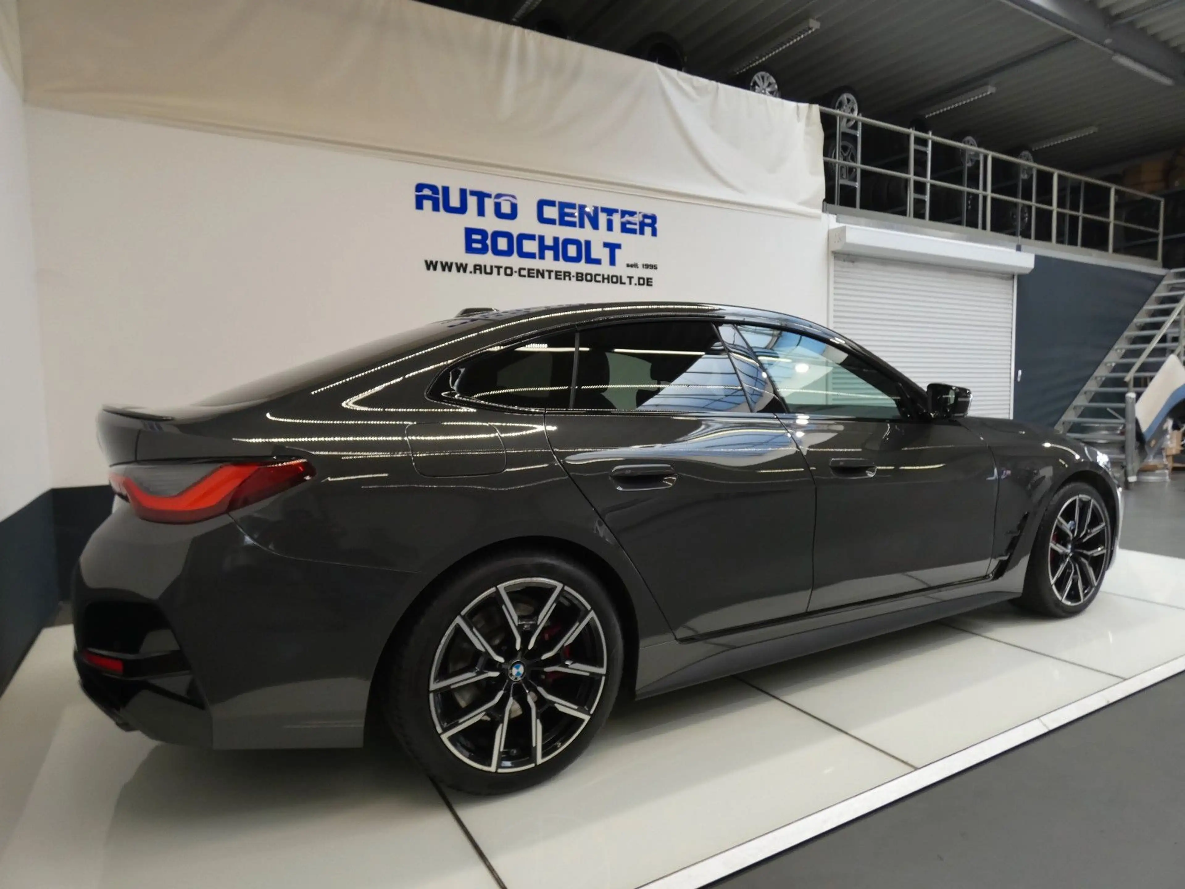 BMW M4 i xDrive*M Sport*LM19*DAB*360Kamera — photo 9