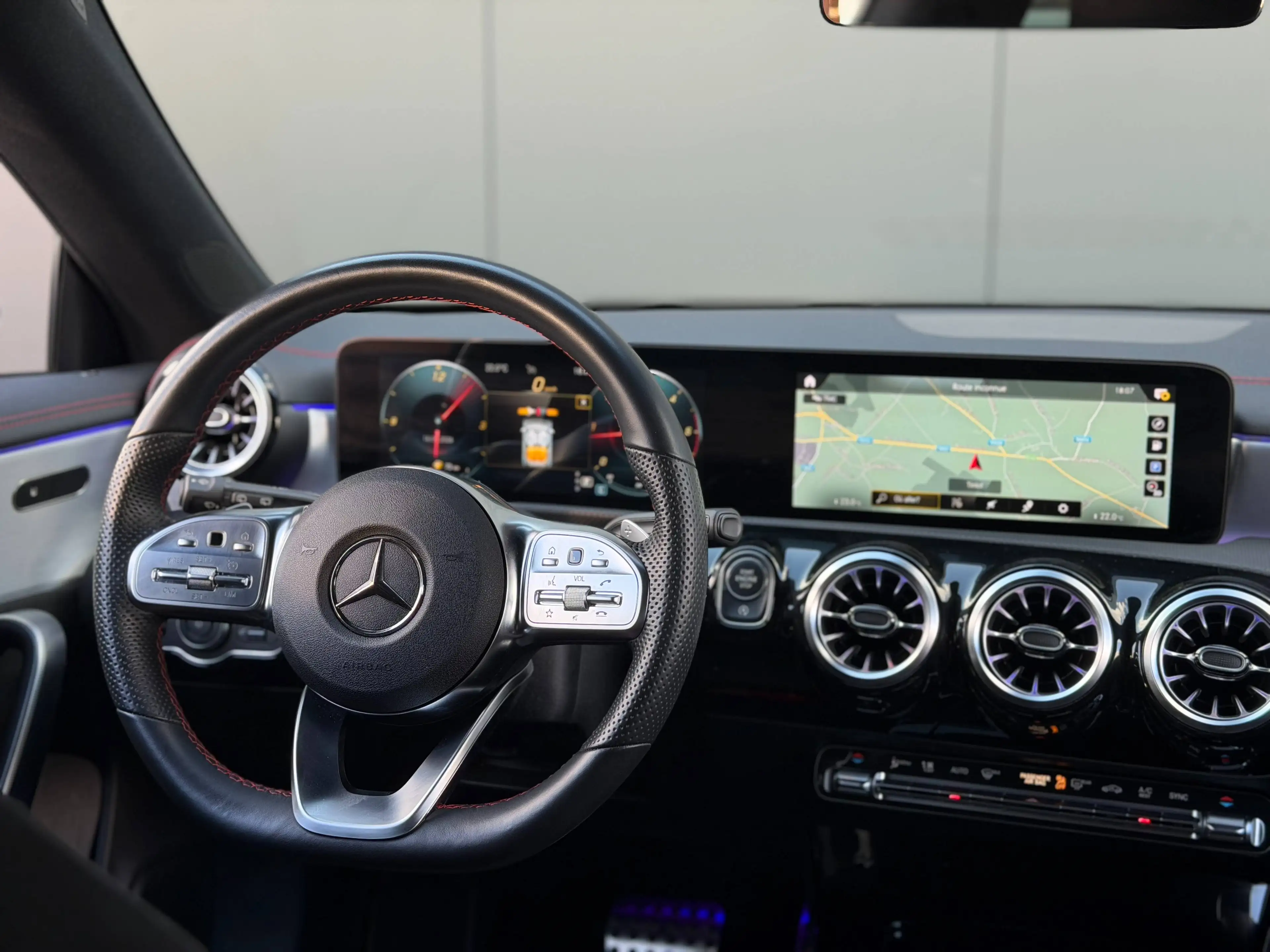 Mercedes-Benz CLA 180 d Shooting Brake 2.0 116cv - Pack AMG - Camera — photo 14