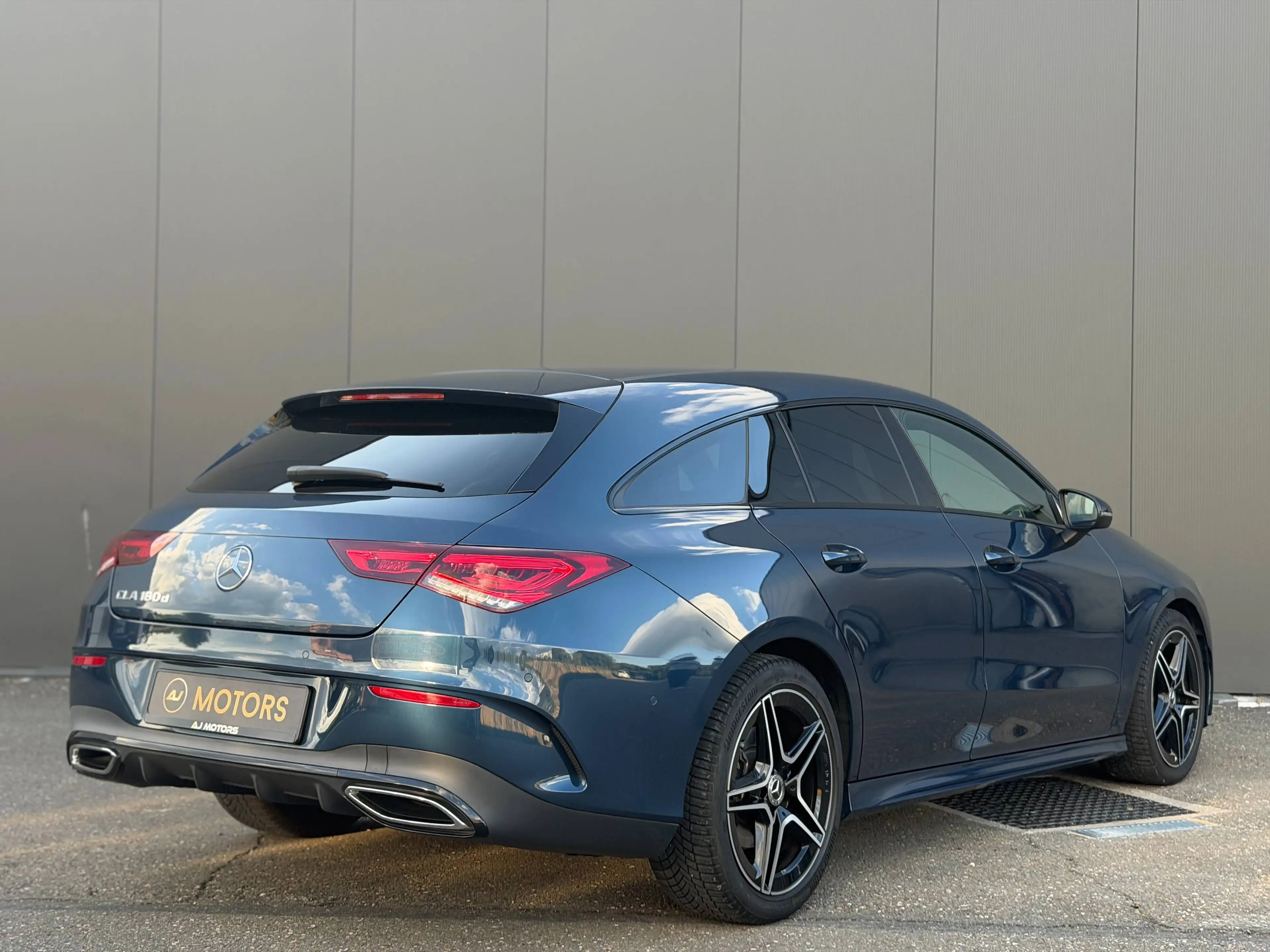 Mercedes-Benz CLA 180 d Shooting Brake 2.0 116cv - Pack AMG - Camera — photo 2