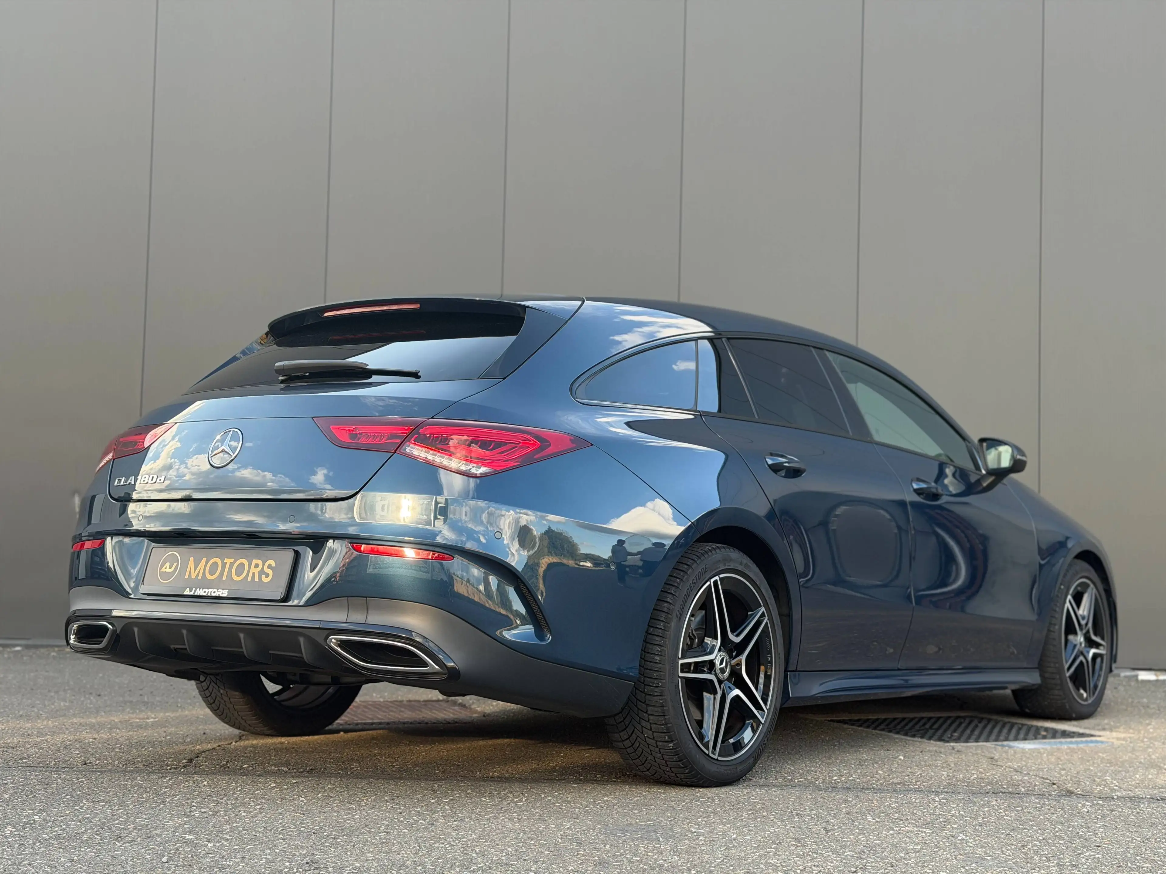 Mercedes-Benz CLA 180 d Shooting Brake 2.0 116cv - Pack AMG - Camera — photo 9