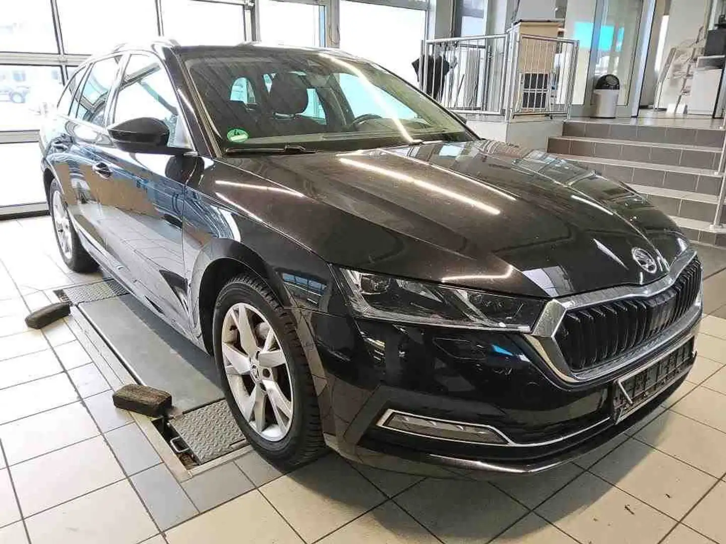Skoda Octavia Octavia Combi 1.4 TSI iV DSG Style|NAVI|SHZG|LED - 2