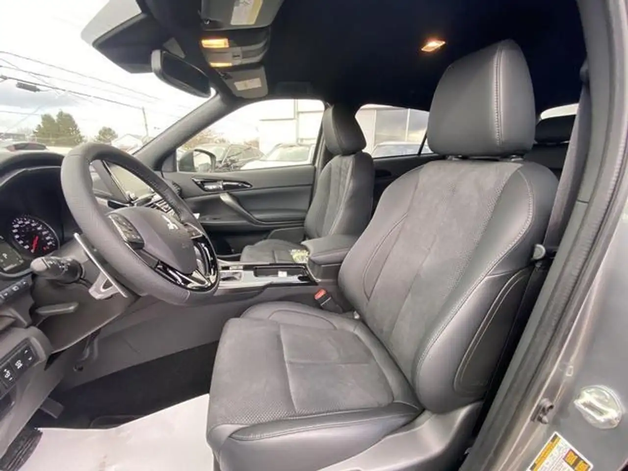 Mitsubishi Eclipse Cross снимка Mitsubishi Eclipse Cross