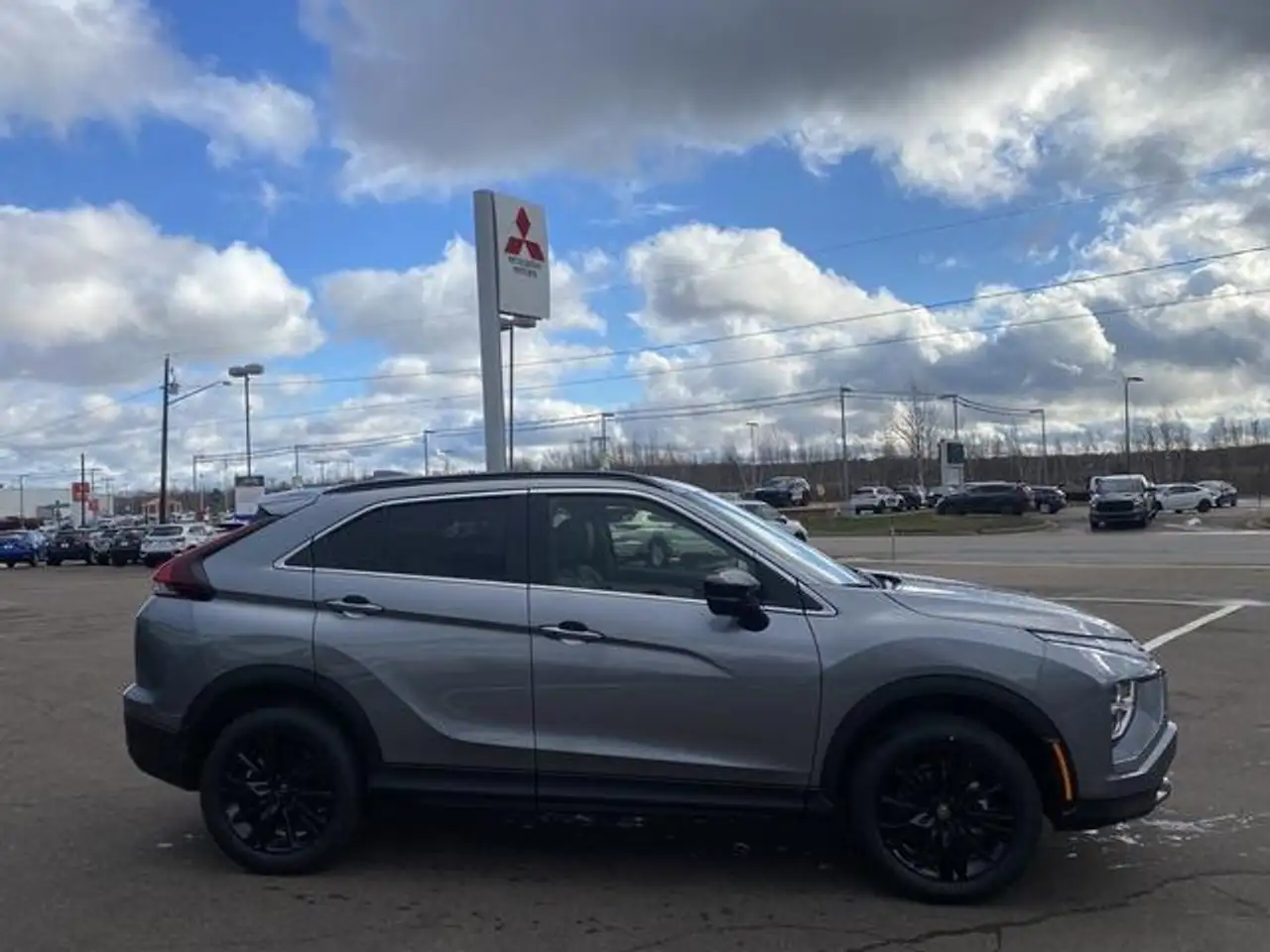Mitsubishi Eclipse Cross снимка Mitsubishi Eclipse Cross