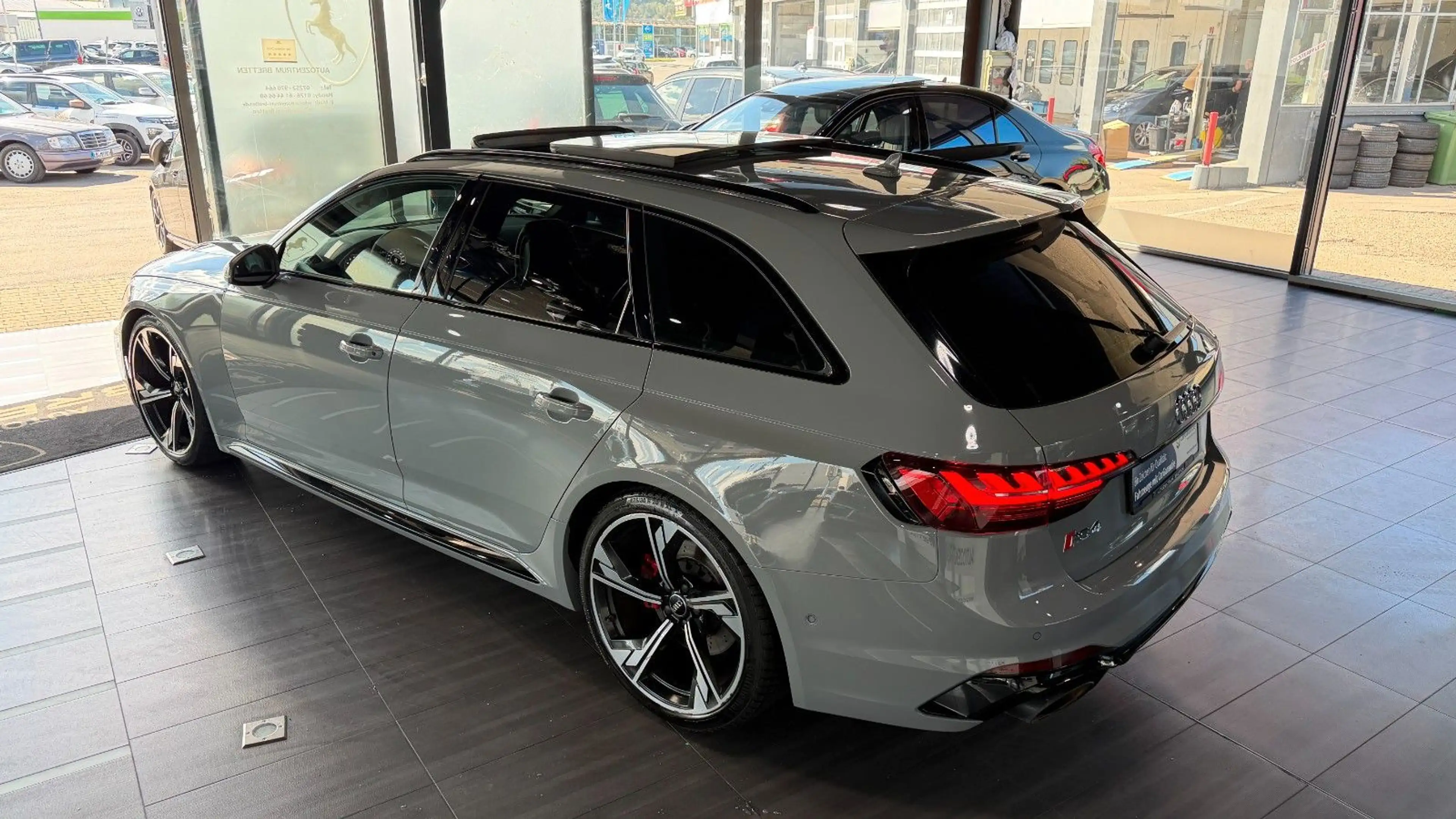 Audi RS4 Avant Pano*Quattro*HuD*ACC*360°*B&O*Matrix — photo 7